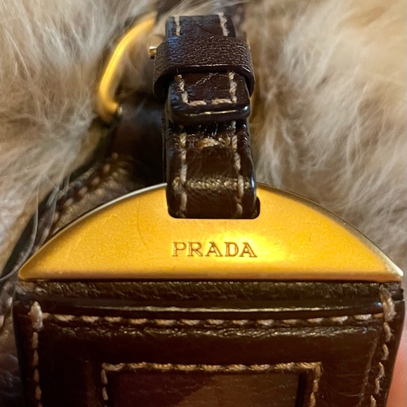 Gorgeous Prada fox and shearling bag - Picture 6 of 6